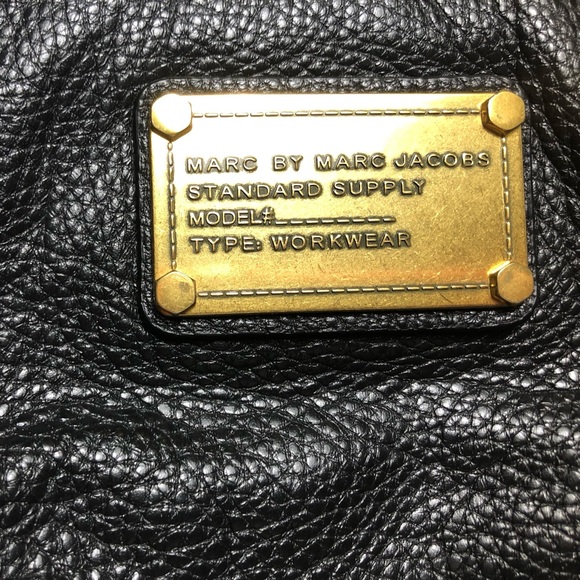 Marc by Marc Jacobs Crossbody Q Percy Bag 100% Leather Gold Hardware Zip Closure - Picture 7 of 11